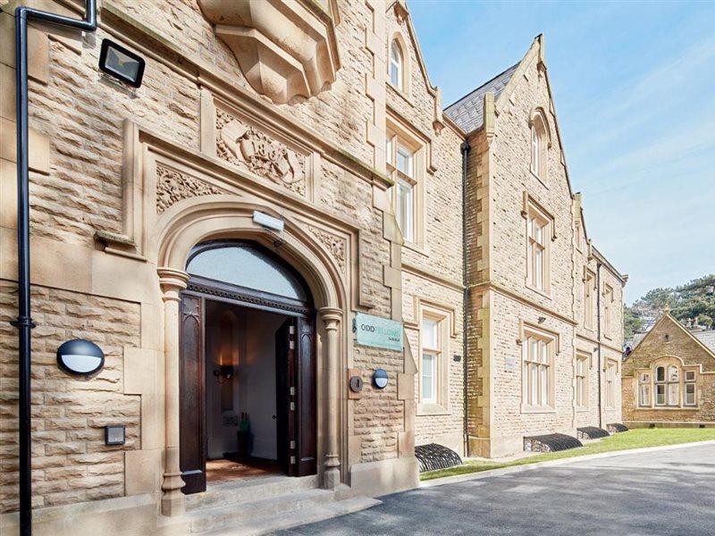 Oddfellows On The Park Cheadle  Luaran gambar The former school buildings, now the home of the University of Huddersfield