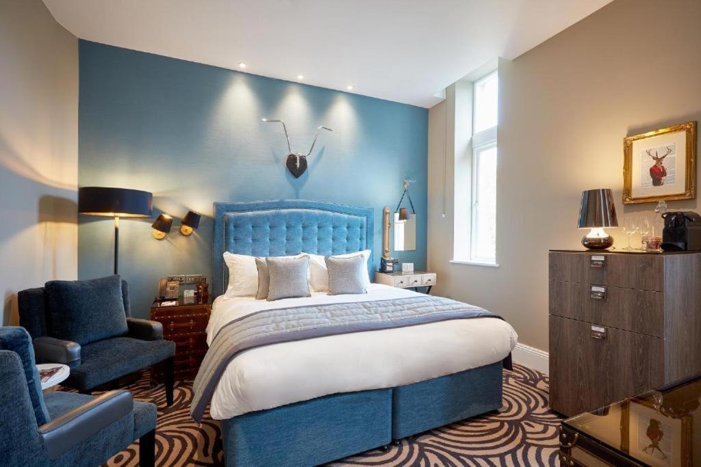 Oddfellows On The Park Cheadle  Bilik gambar A bedroom at The Ivy Collection