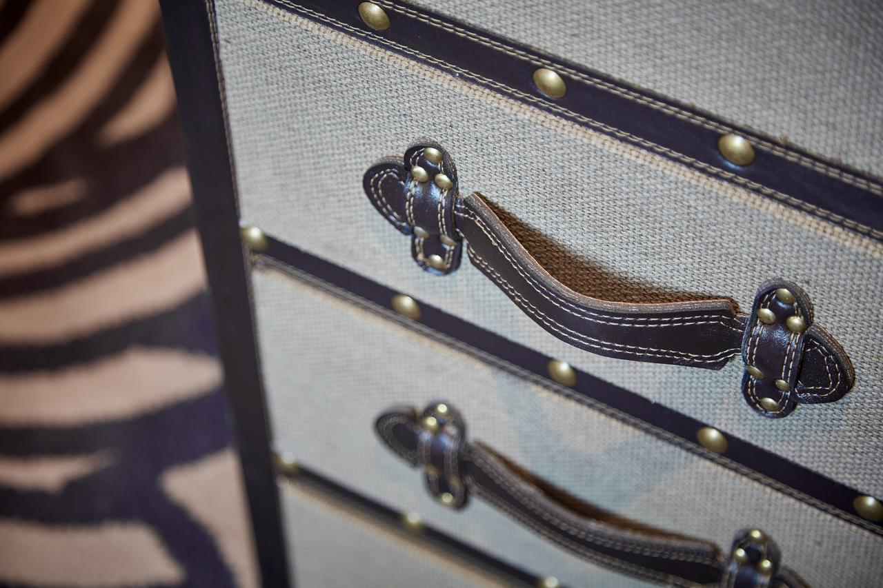 Oddfellows On The Park Cheadle  Luaran gambar A leather handle on a piece of furniture