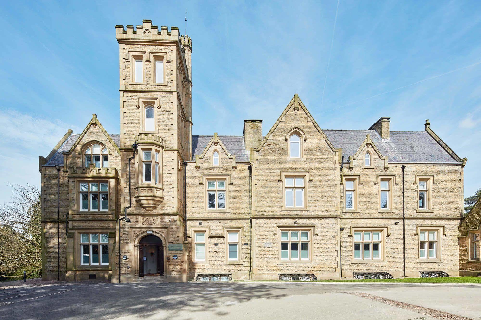 Oddfellows On The Park Cheadle  Luaran gambar The former County Hospital, now the University of Huddersfield